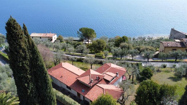 A pochi passi dal lago nel cuore di San Giacomo...