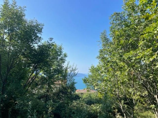 Terreno con vista lago