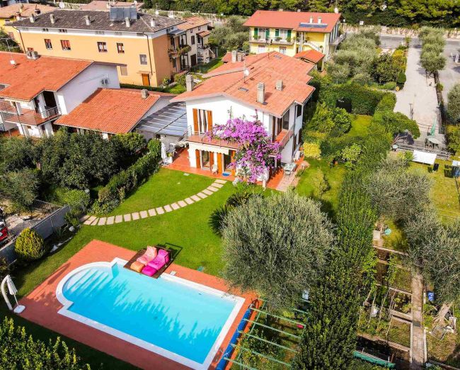 Villa con piscina vicinanze lago