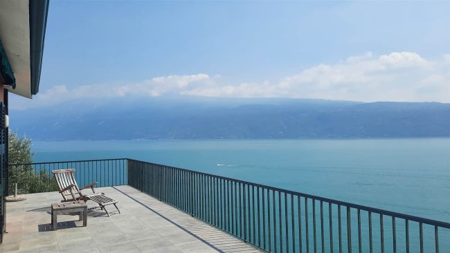 Villa con bellissima vista lago nei pressi del Golf