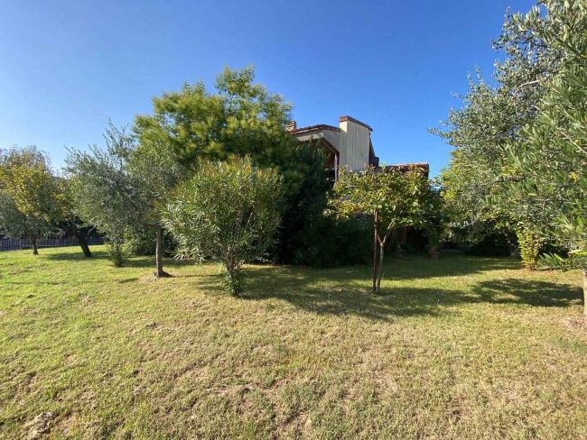 Villa Singola con giardino da ristrutturare a Salò