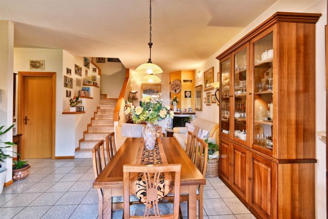 Villetta a schiera in zona residenziale a Volciano