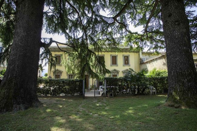 Prestigioso appartamento in villa storica
