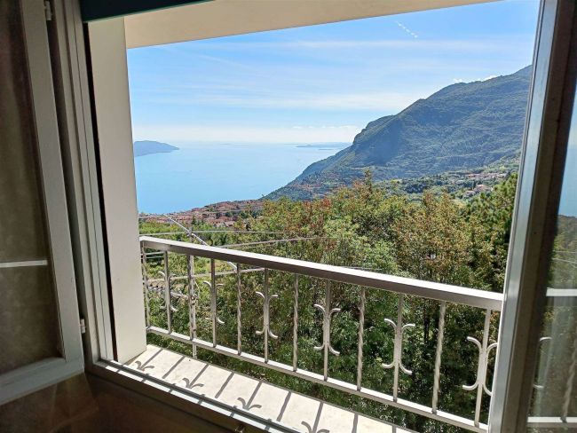 Casa indipendente con bellissima vista lago