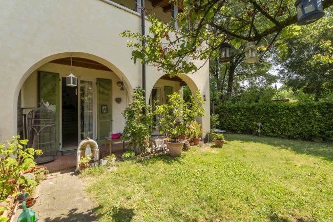 Villetta a schiera in buono stato a Salò, zona Cunettone – Lago di Garda