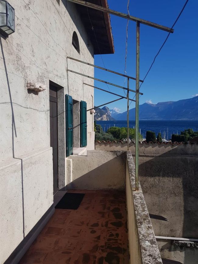 Trilocale indipendente con vista lago