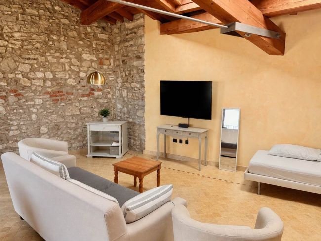 Apartment in the heart of the historic centre of Piovere di Tignale
