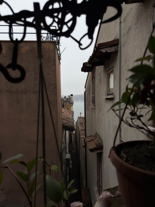 Affascinante palazzina cielo-terra nel cuore del centro storico di Salò