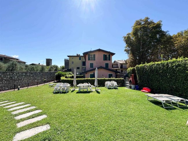 Trilocale in residence con piscina