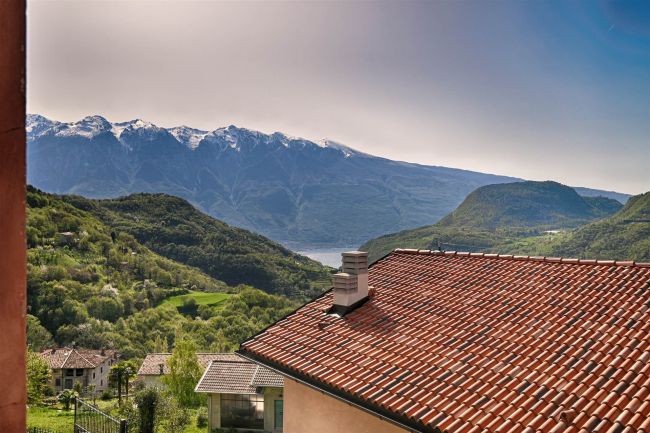 Appartamento con vista lago in immobile caratteristico